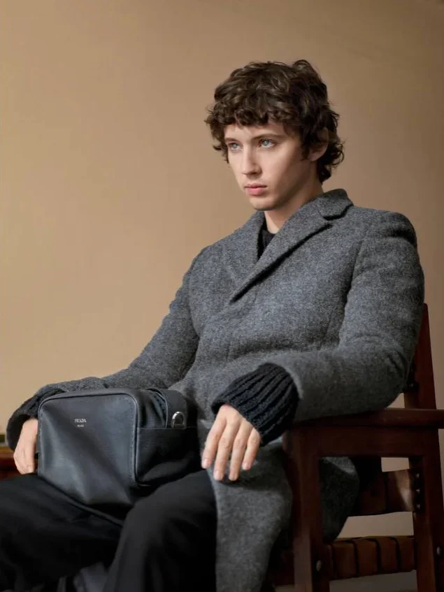 Prada, прада, прада осенняя коллекция, Келвин Харрисон-младший, Хантер Шафер, Чэнь Хаоюй, Трой Сиван, Барри Дженкинс