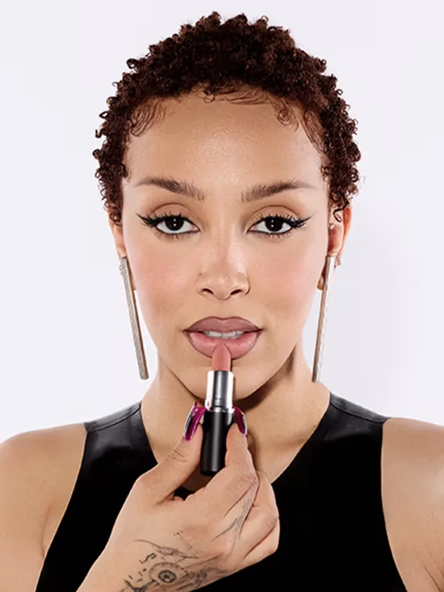 Doja Cat, MAC Cosmetics, доджа кэт, Doja Cat лип комбо, Doja Cat тур, Tour Ma Vie, косметика мак
