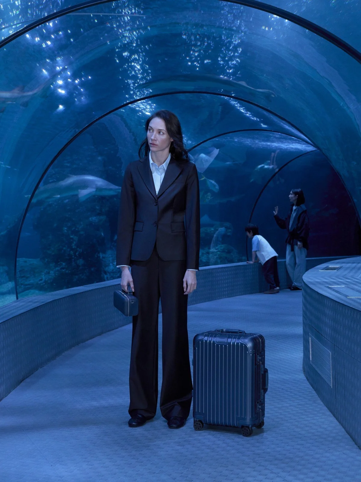 RIMOWA, римова чемоданы, чемоданы купить, Ink Blue, темно-синий чемодан, Сидни Леммон
