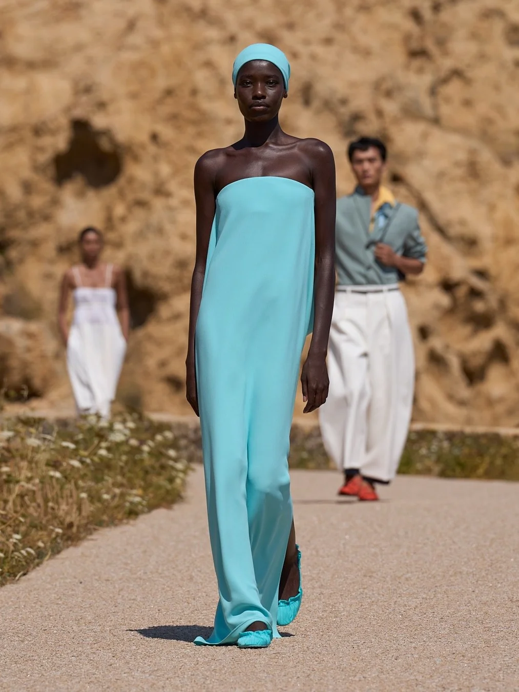 Jacquemus, Jacquemus показ ss27, Симон Порт Жакмюс, Корсика, Phare de la Pietra, жакмюс показ, Jacquemus весна-лето 2027
