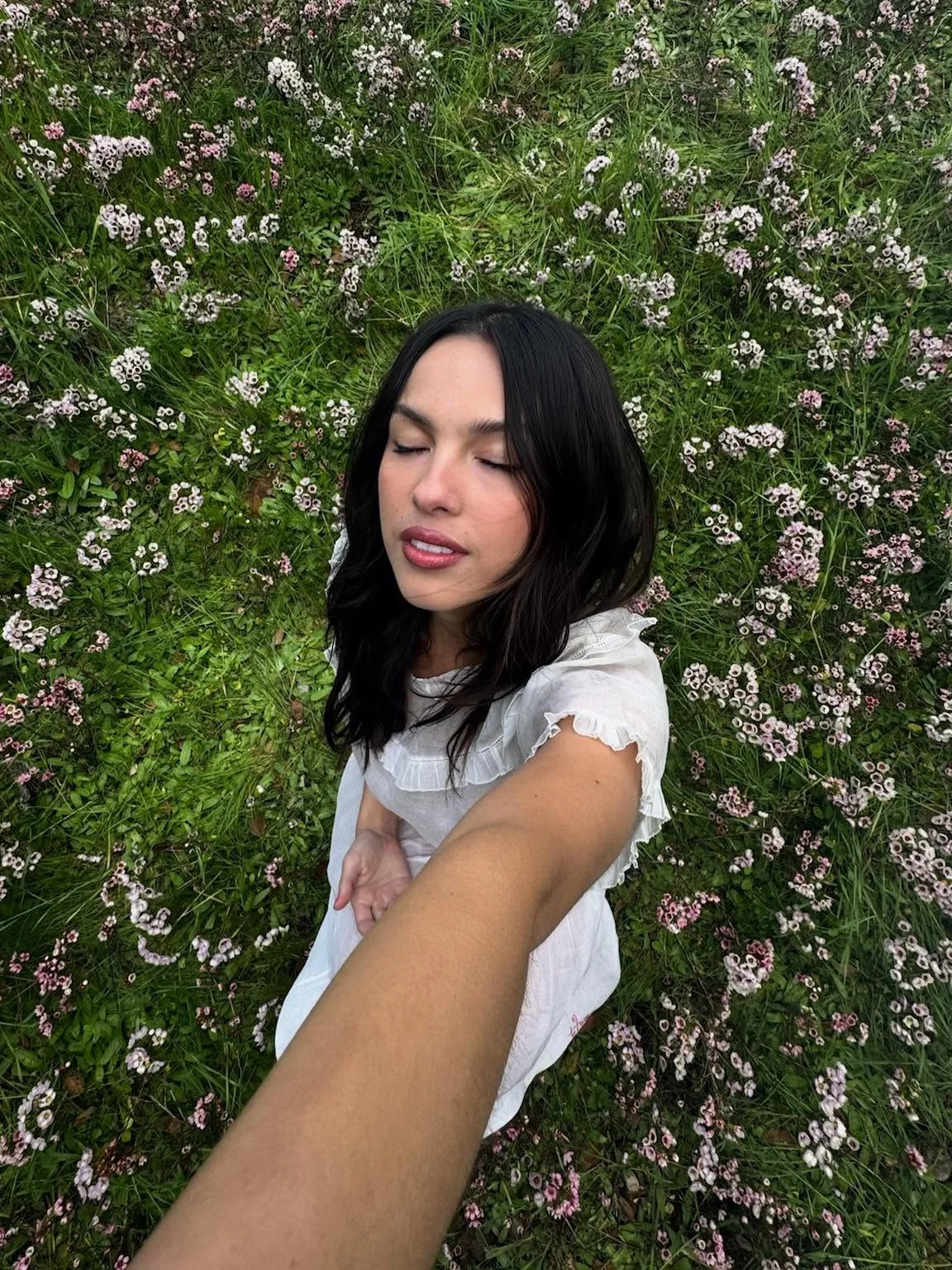 оливия родриго музыкальный фестиваль Daisy Chain Fields новый альбом you seem pretty sad for a girl so in love чаппелл рон katseye doechii