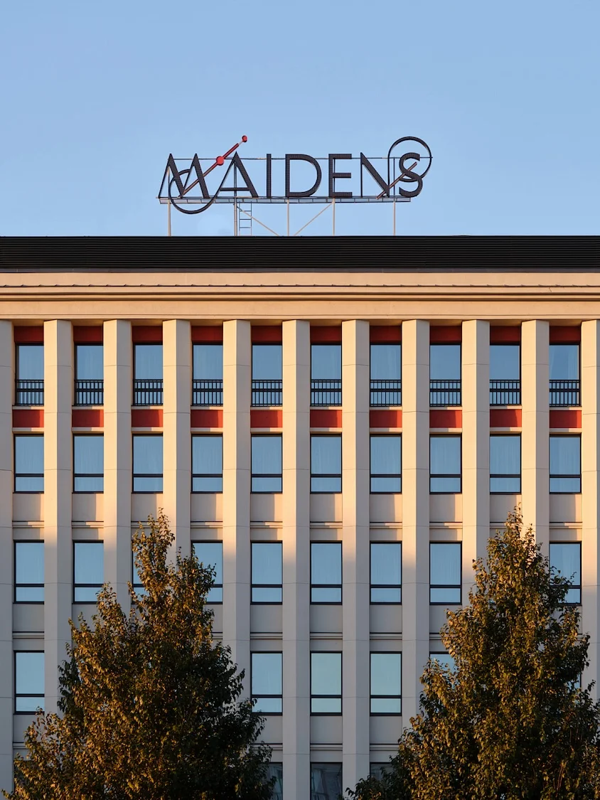 Отель Maidens