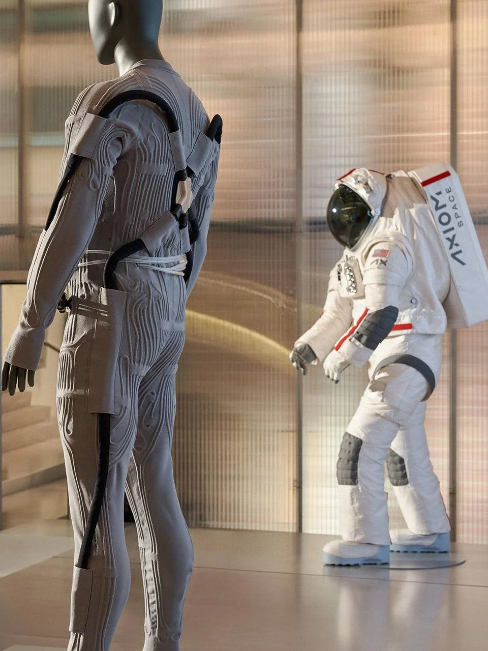 Prada, прада, Axiom Space, NASA, NASA Artemis, артемида, наса, костюм для астронавтов