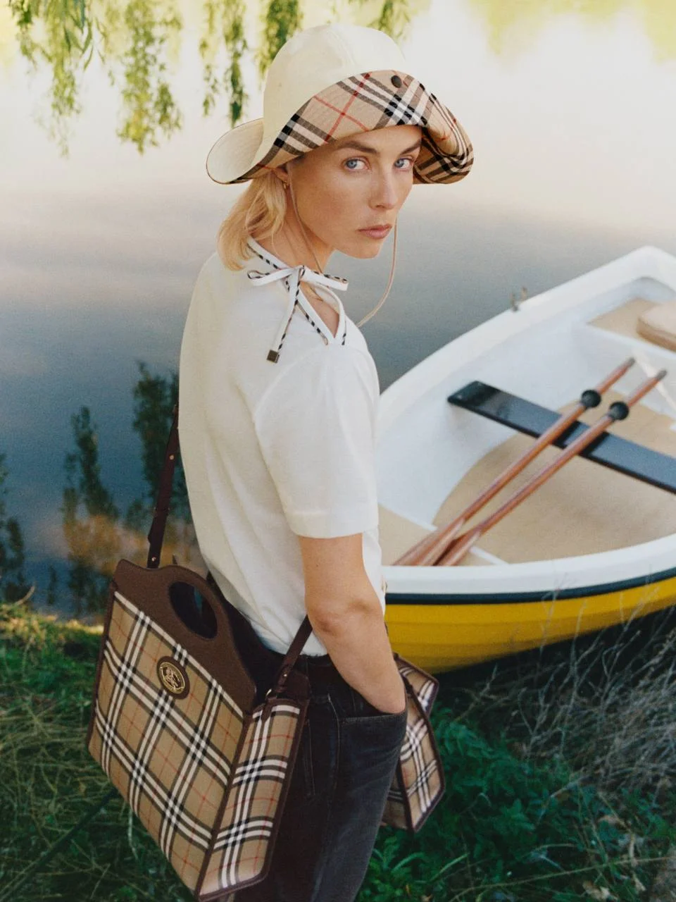 Burberry, барберри, Крис Мартин, Гвинет Пэлтроу, Мозес Мартин, Эди Кэмпбелл, Нора Аттал, Санг Ву Ким