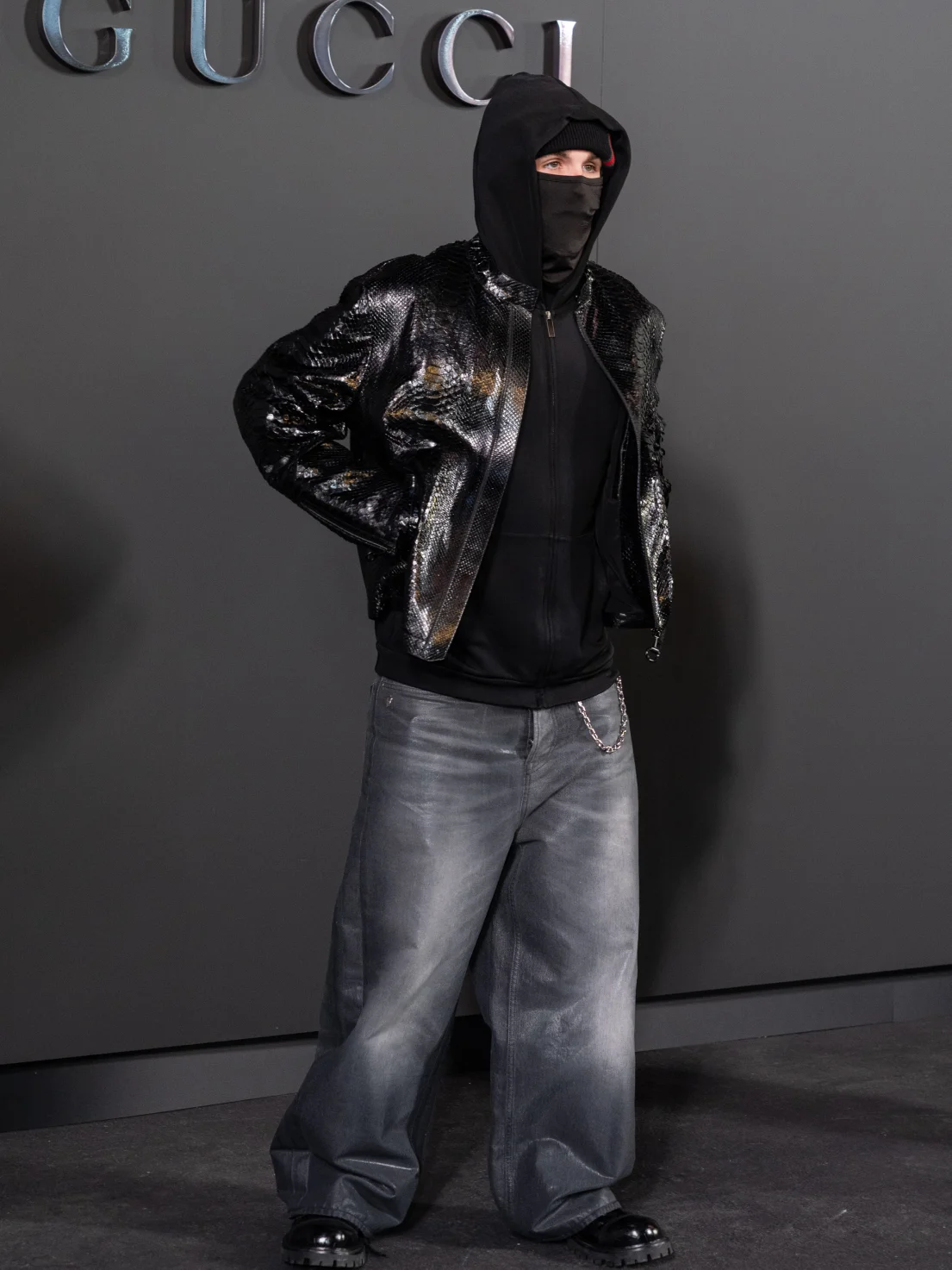 Gucci, GucciCore, гуччи круизная коллекция, Алекс Консани, Анок Яй, Габбриэтт, Эмили Ратаковски, Пэрис Хилтон, Синди Кроуфорд, Демна Гвасалия, Таймс-Сквер