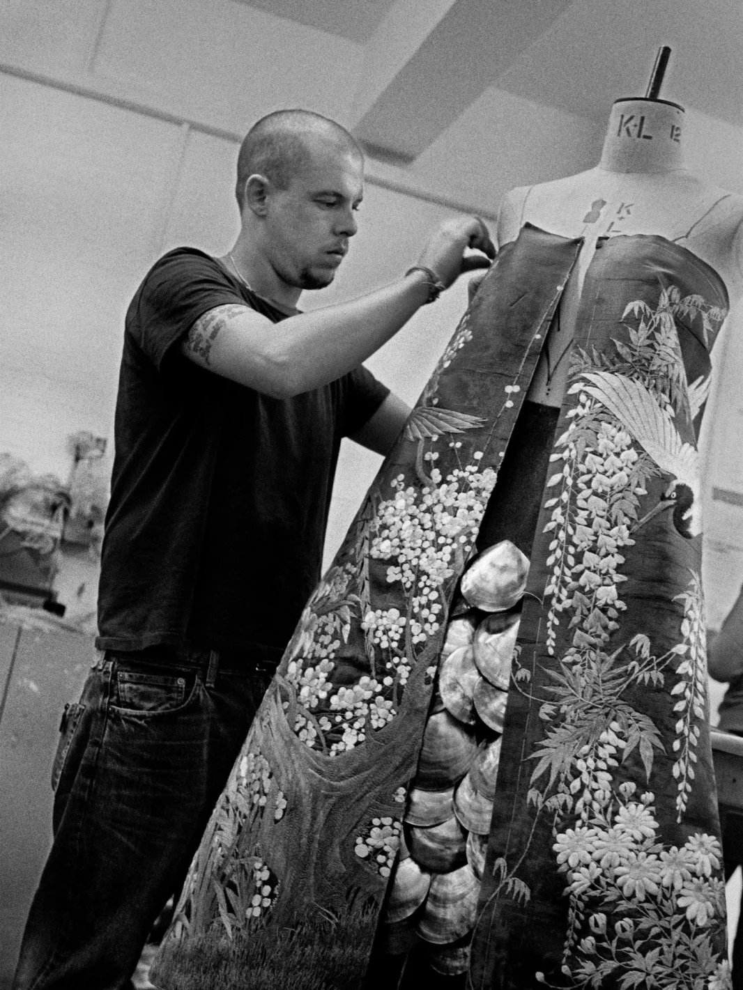 александр маккуин фильм последние новости 2026 mcqueen mcqueen: or lee and beauty