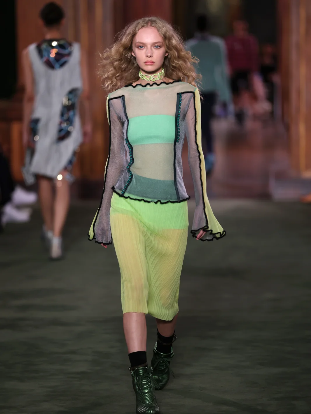 Louis Vuitton Cruise 2027, луи виттон круизная коллекция, Louis Vuitton показ, луи виттон показ, Николя Жескьер, Зендея, Энн Хэтэуэй, Кейт Бланшетт