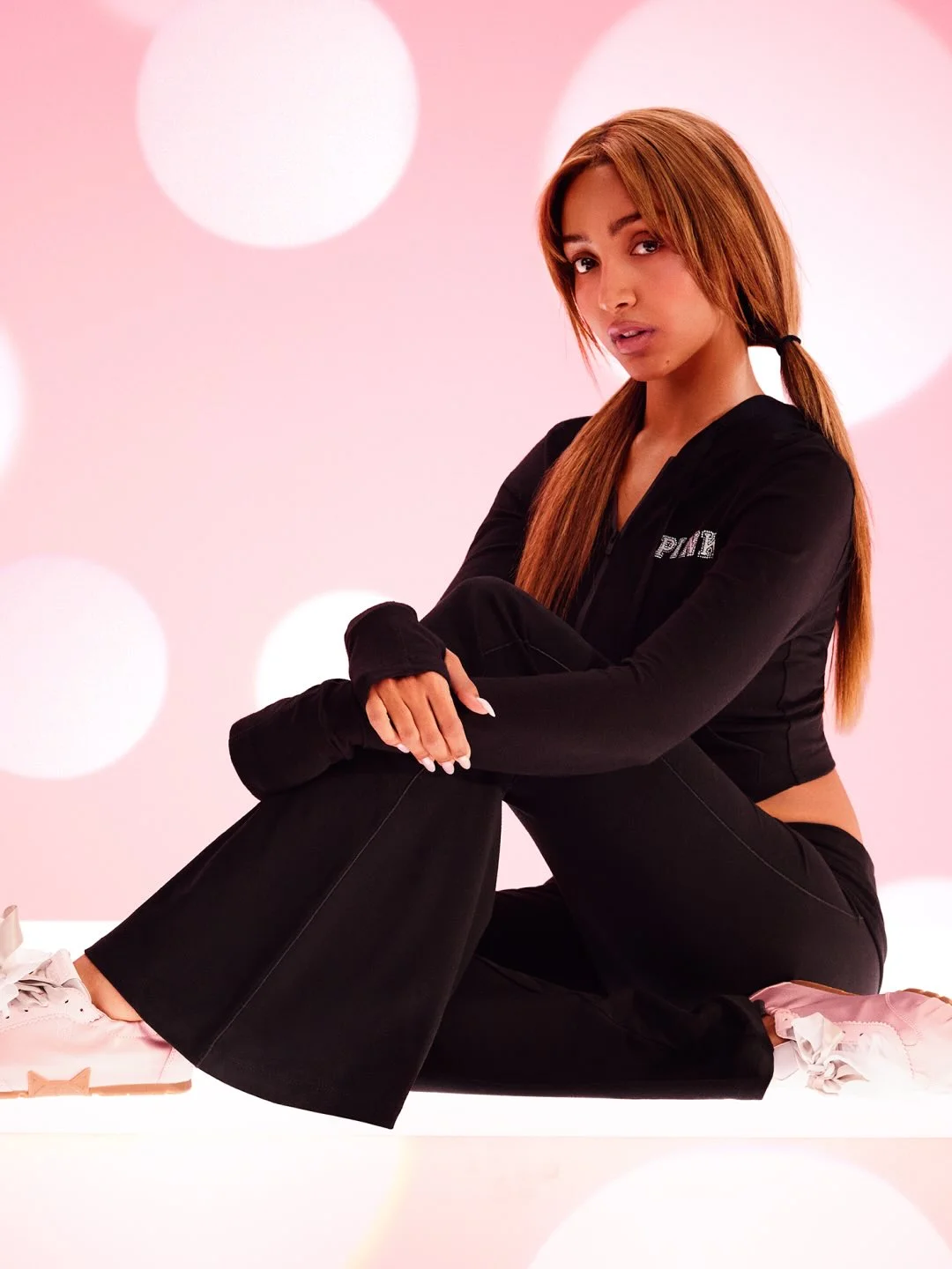 pinkpantheress victoria's secret pink кампейн легинсы клеш новая коллекция нулевые y2k