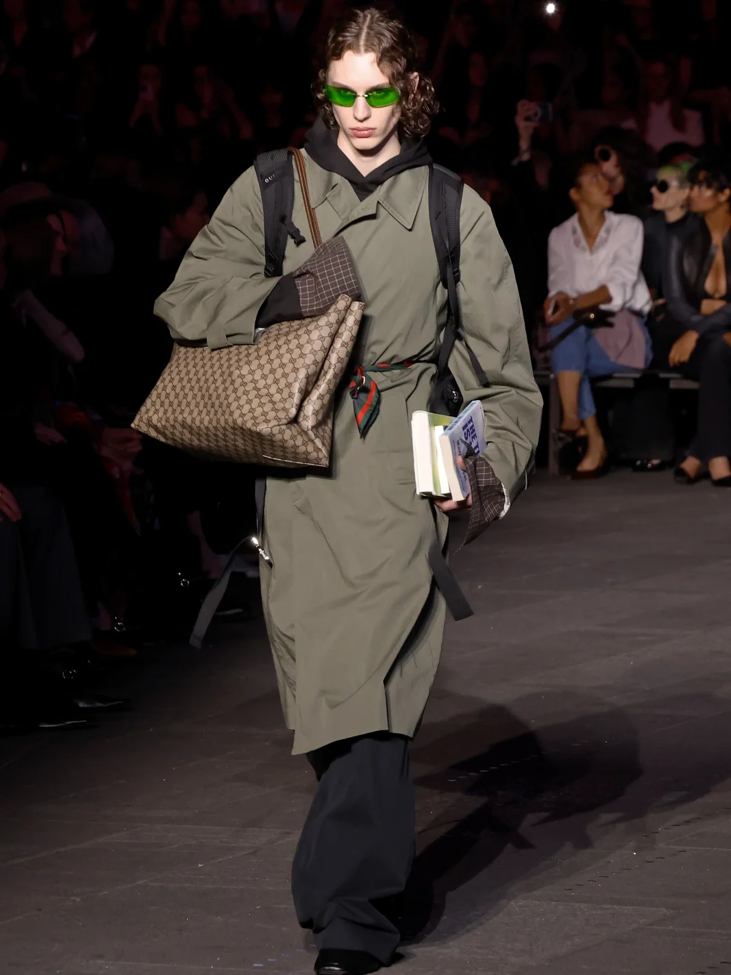 Gucci, GucciCore, гуччи круизная коллекция, Алекс Консани, Анок Яй, Габбриэтт, Эмили Ратаковски, Пэрис Хилтон, Синди Кроуфорд, Демна Гвасалия, Таймс-Сквер