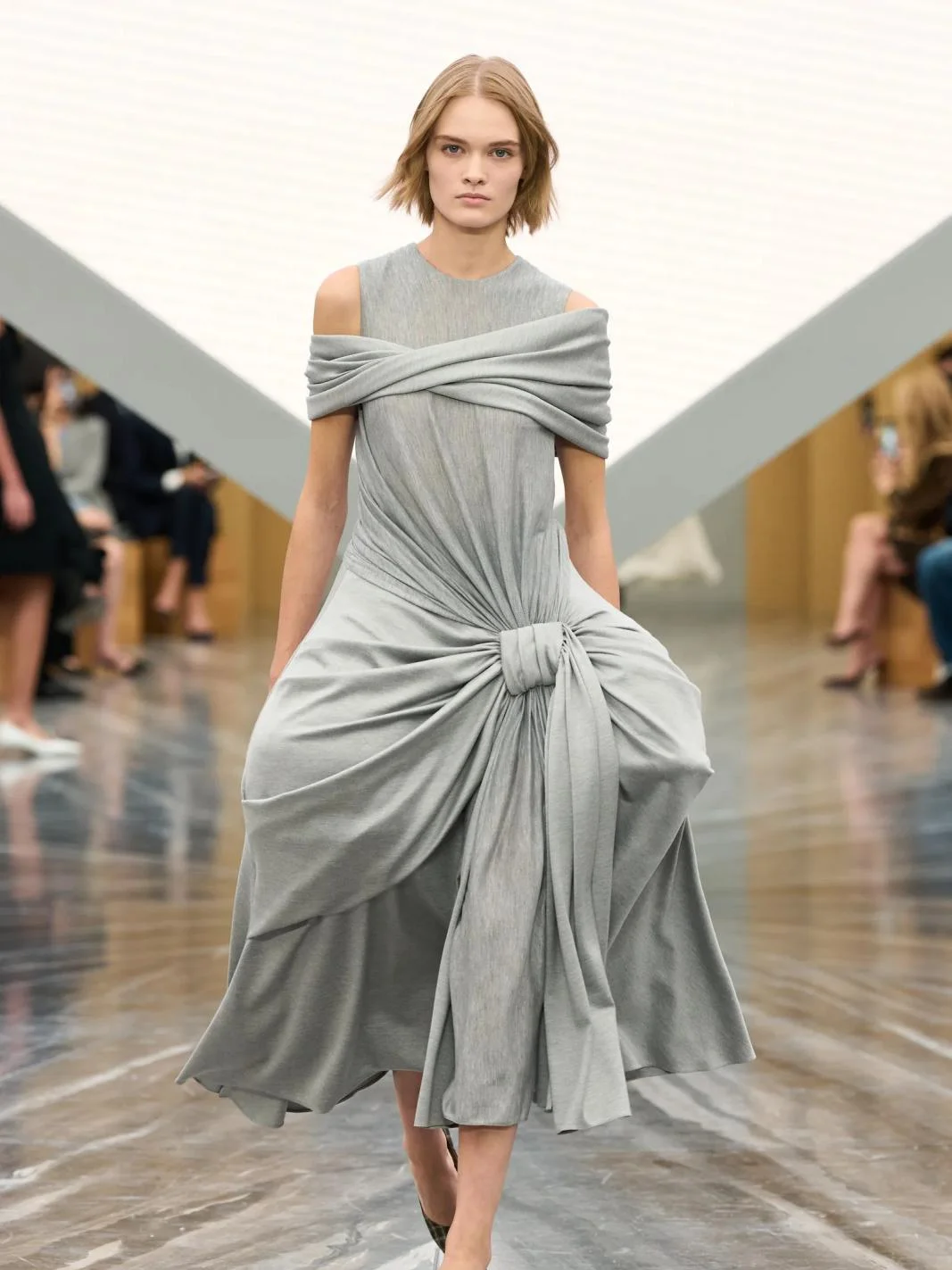 Дарья Казакова на показе Dior SS 2026