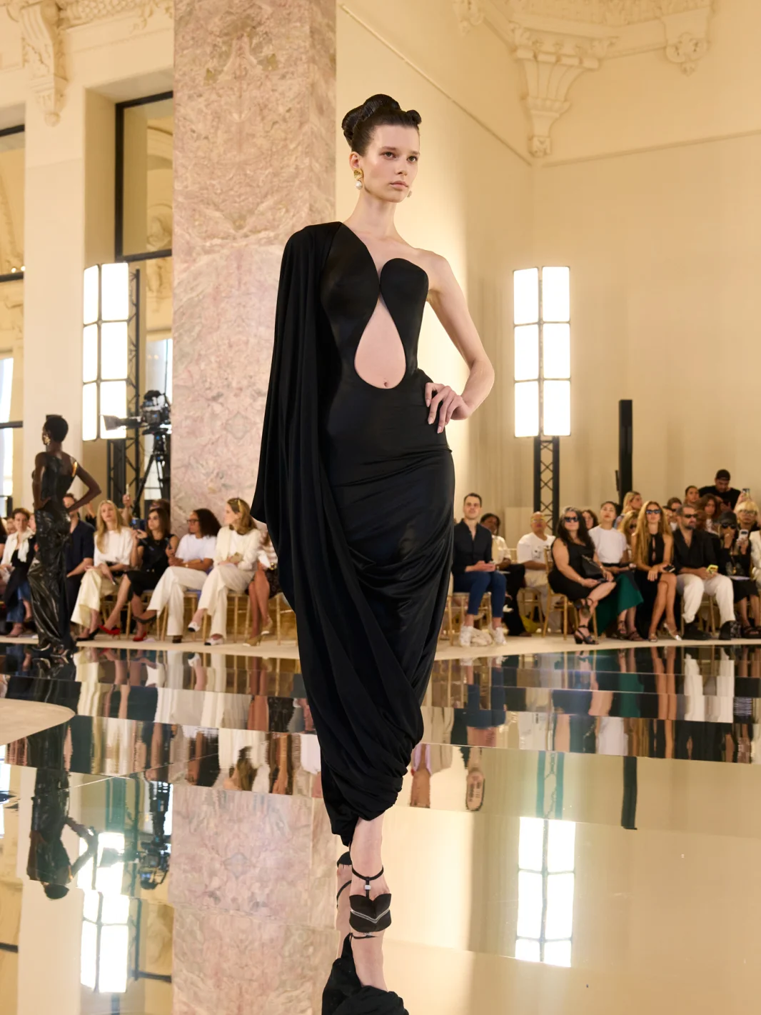 Schiaparelli, Скиапарелли, Schiaparelli показ, Schiaparelli кутюр fw26, Дэниел Роузберри