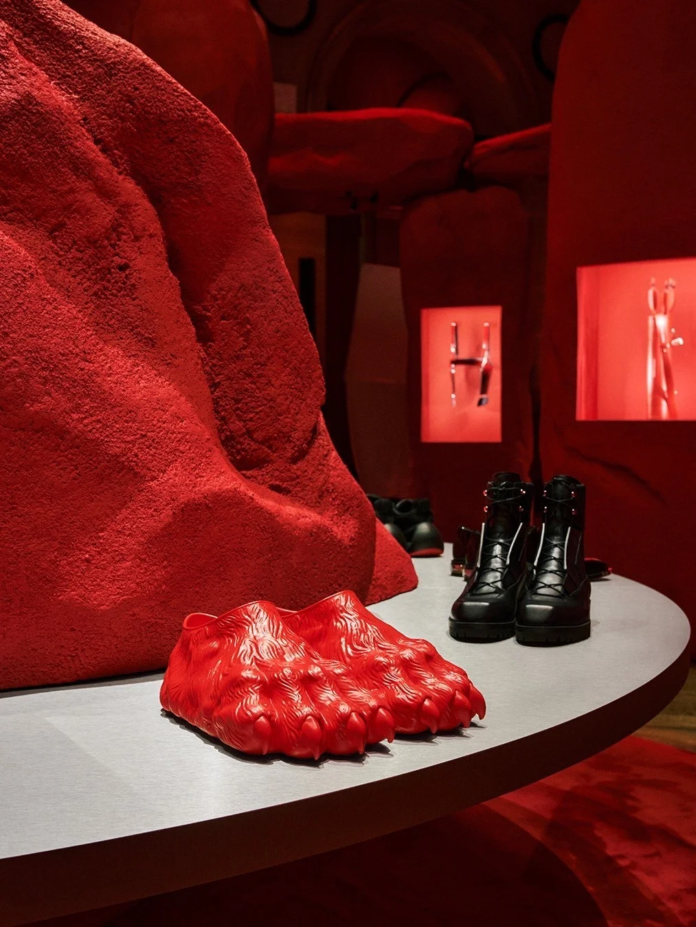 Christian Louboutin, кристиан лубутен, дворец Броньяр, Джейден Смит, лубутены