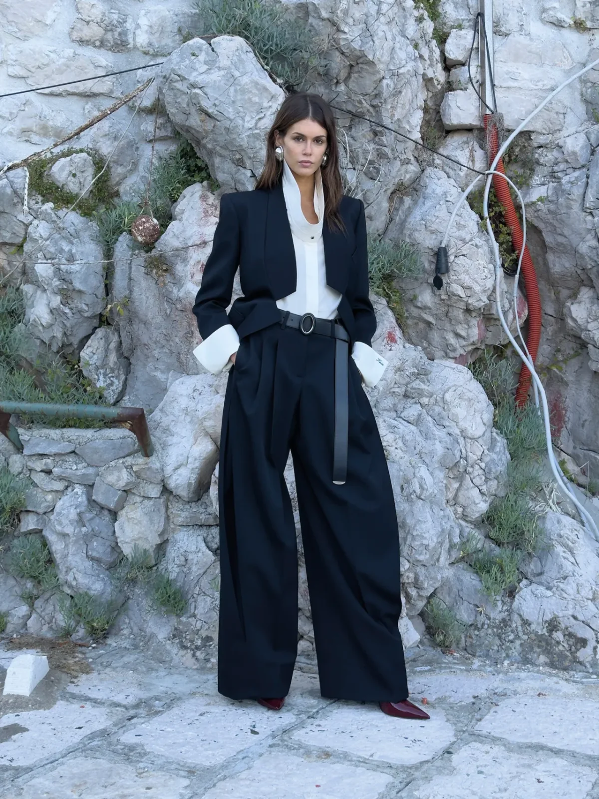 Живанши, осень-зима 2026, Givenchy, Кайя Гербер, Ева Герцигова, Ньядуола Габриэль, Лю Вэнь, Констанс Дебре