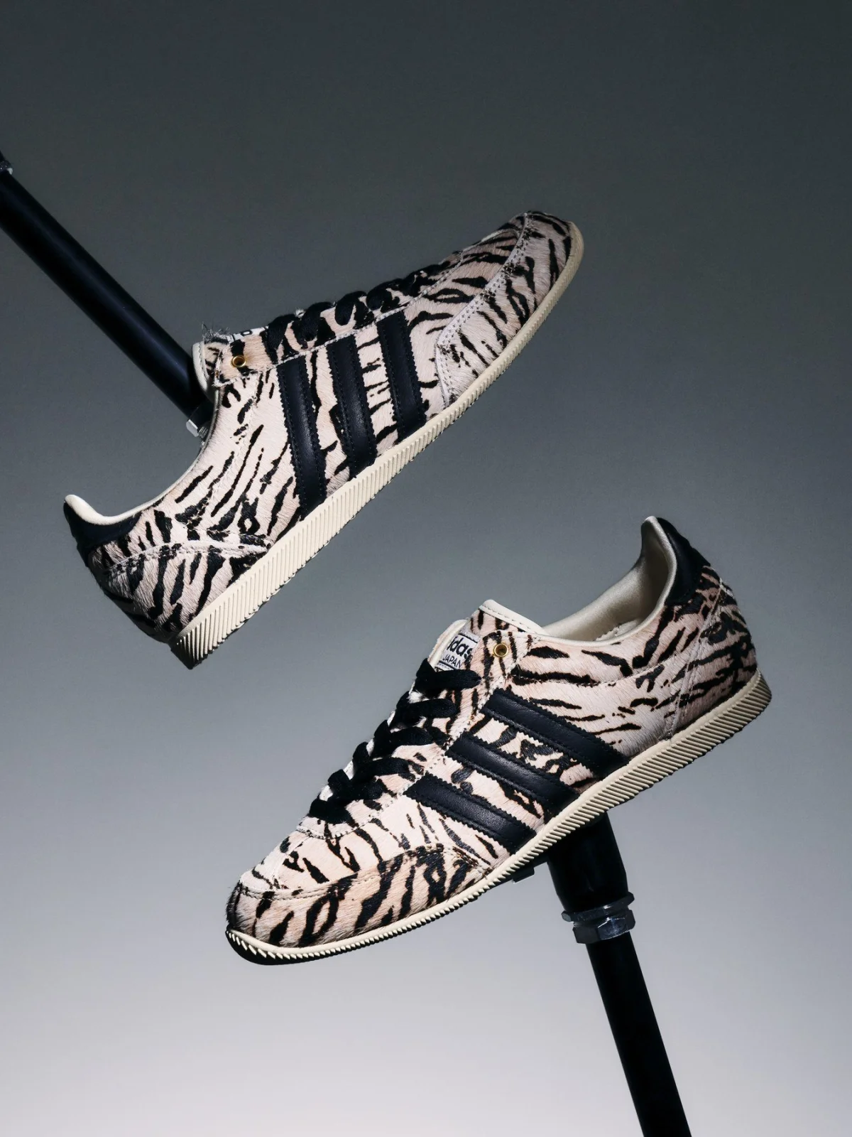 adidas кроссовки