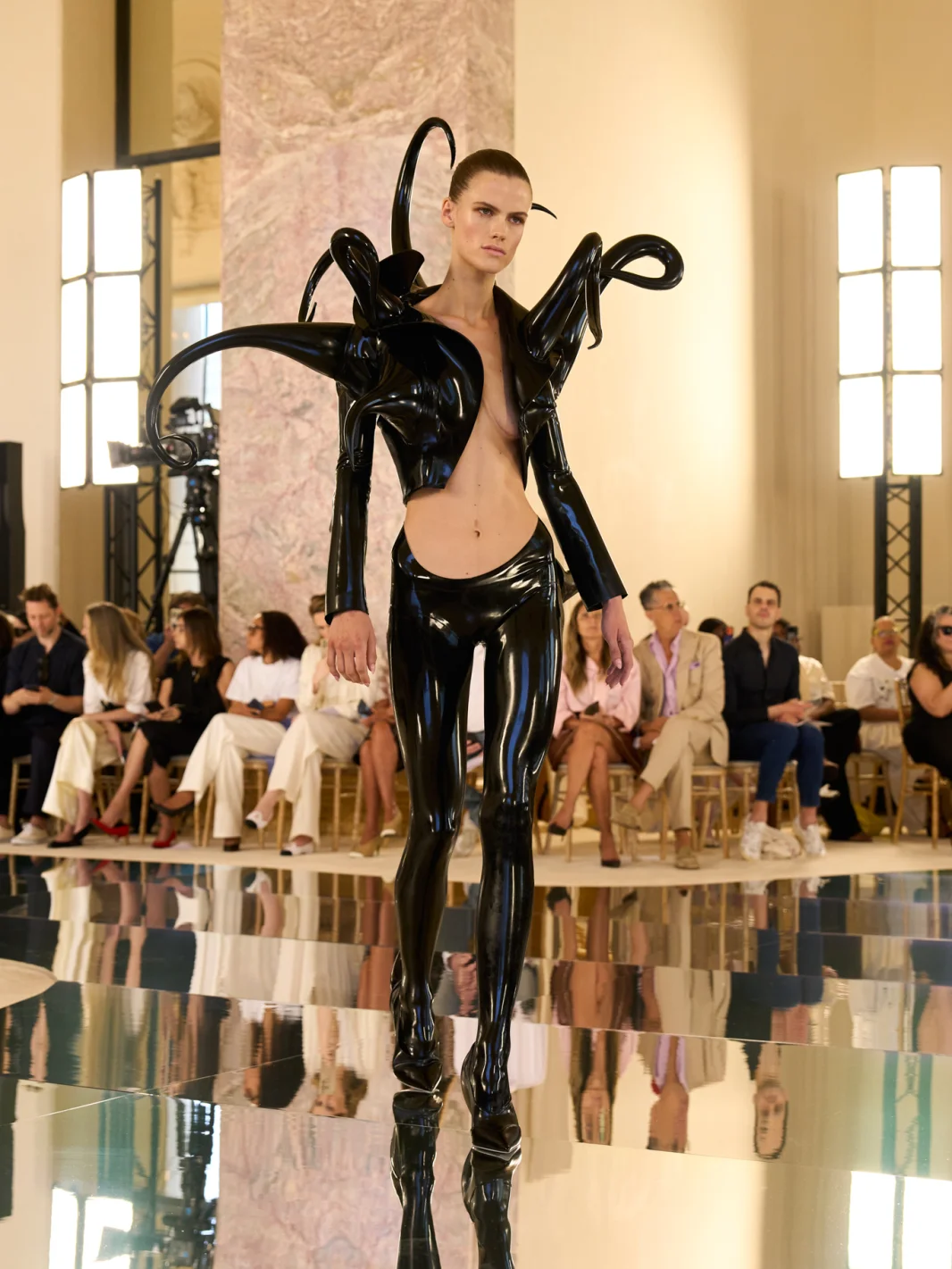 Schiaparelli, Скиапарелли, Schiaparelli показ, Schiaparelli кутюр fw26, Дэниел Роузберри