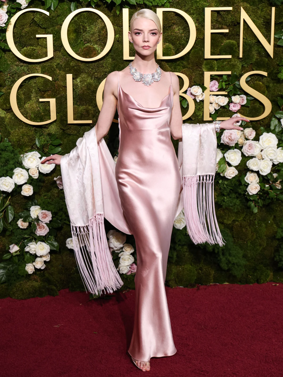 Аня Тейлор-Джой на премии «Золотой глобус» в Dior