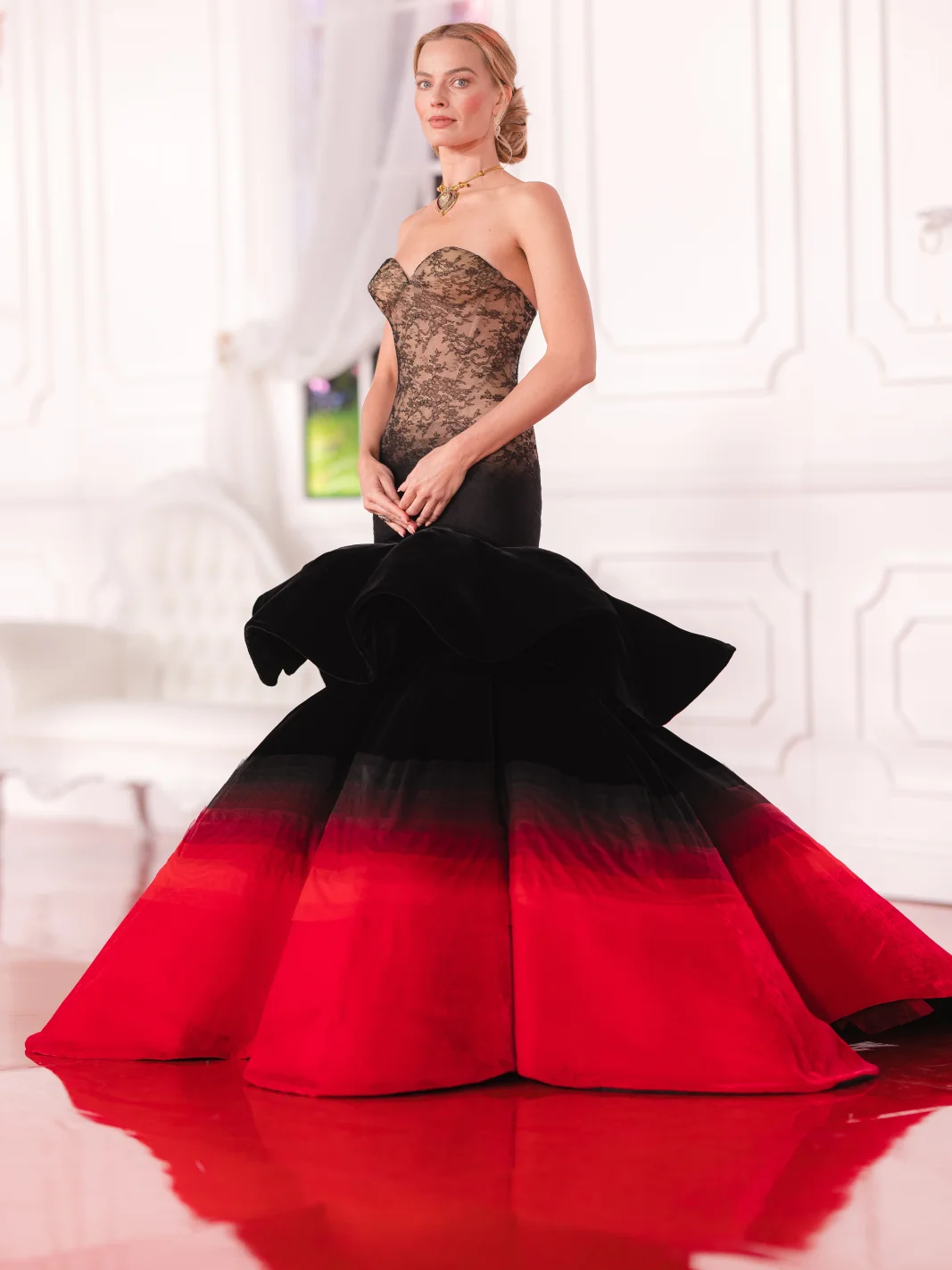 Марго Робби в Schiaparelli