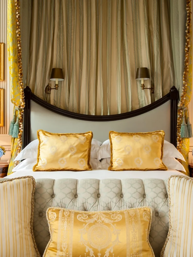 Отель Four Seasons Lion Palace St. Petersburg