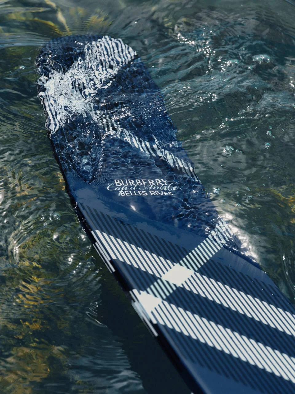 Burberry, барберри, лазурный берег, франция, Hotel Belles Rives, Антиб, Burberry пляжный клуб