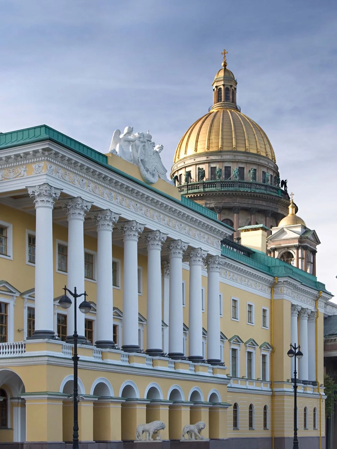 Отель Four Seasons Lion Palace St. Petersburg