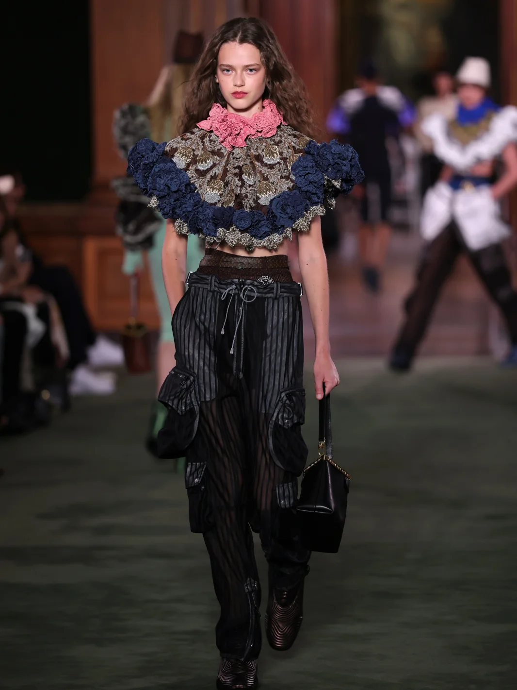 Louis Vuitton Cruise 2027, луи виттон круизная коллекция, Louis Vuitton показ, луи виттон показ, Николя Жескьер, Зендея, Энн Хэтэуэй, Кейт Бланшетт