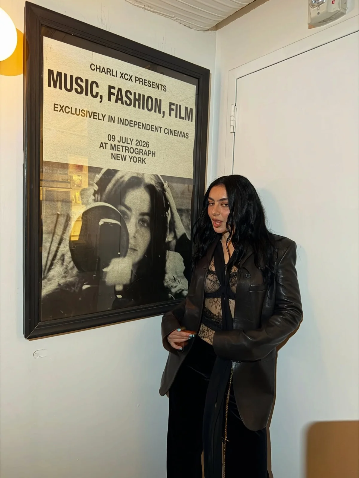Чарли XCX на презентации альбома Music, Fashion, Film