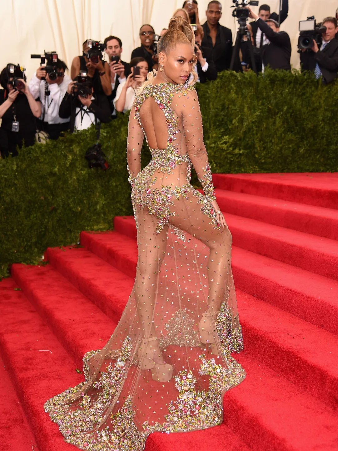 бейонсе beyonce новый альбом день рождения тур p diddy пи дидди скандал грэмми met gala