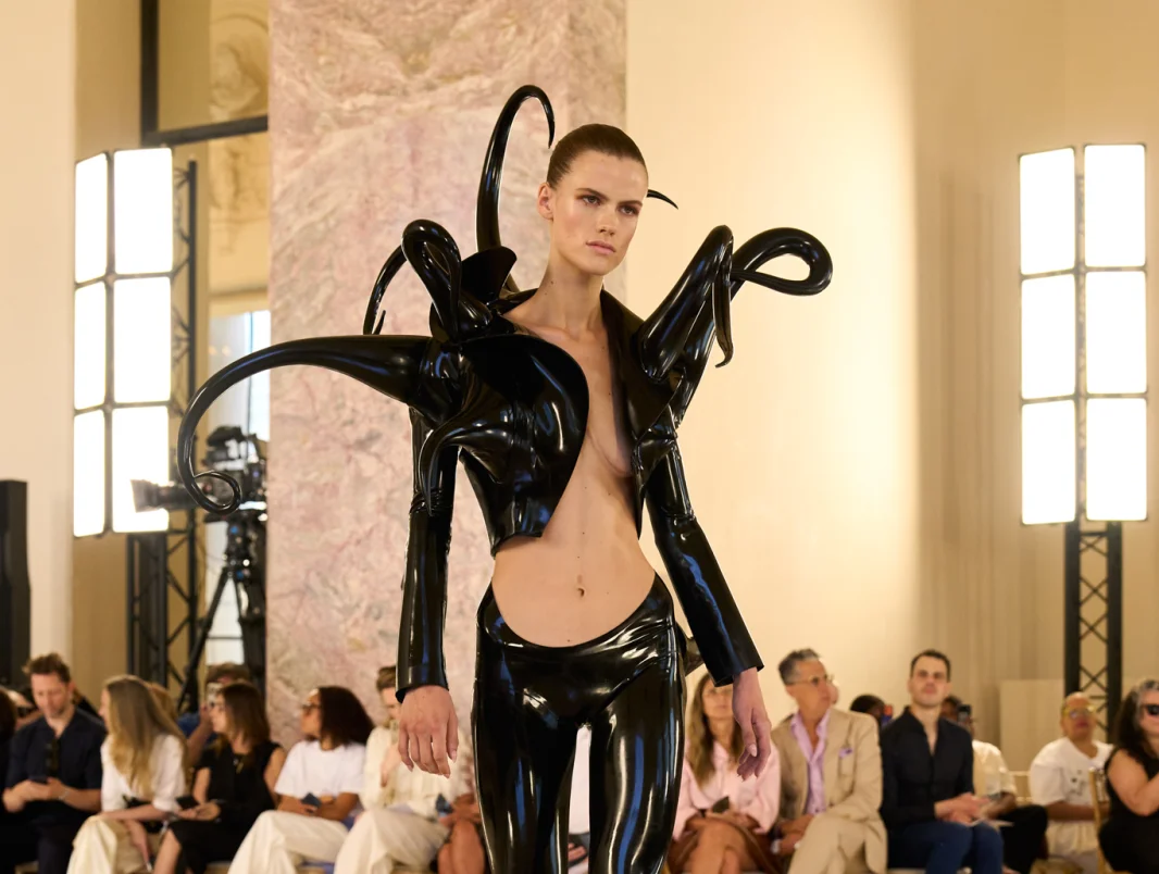 Все о показе новой кутюрной коллекции Schiaparelli сезона осень-зима 2026