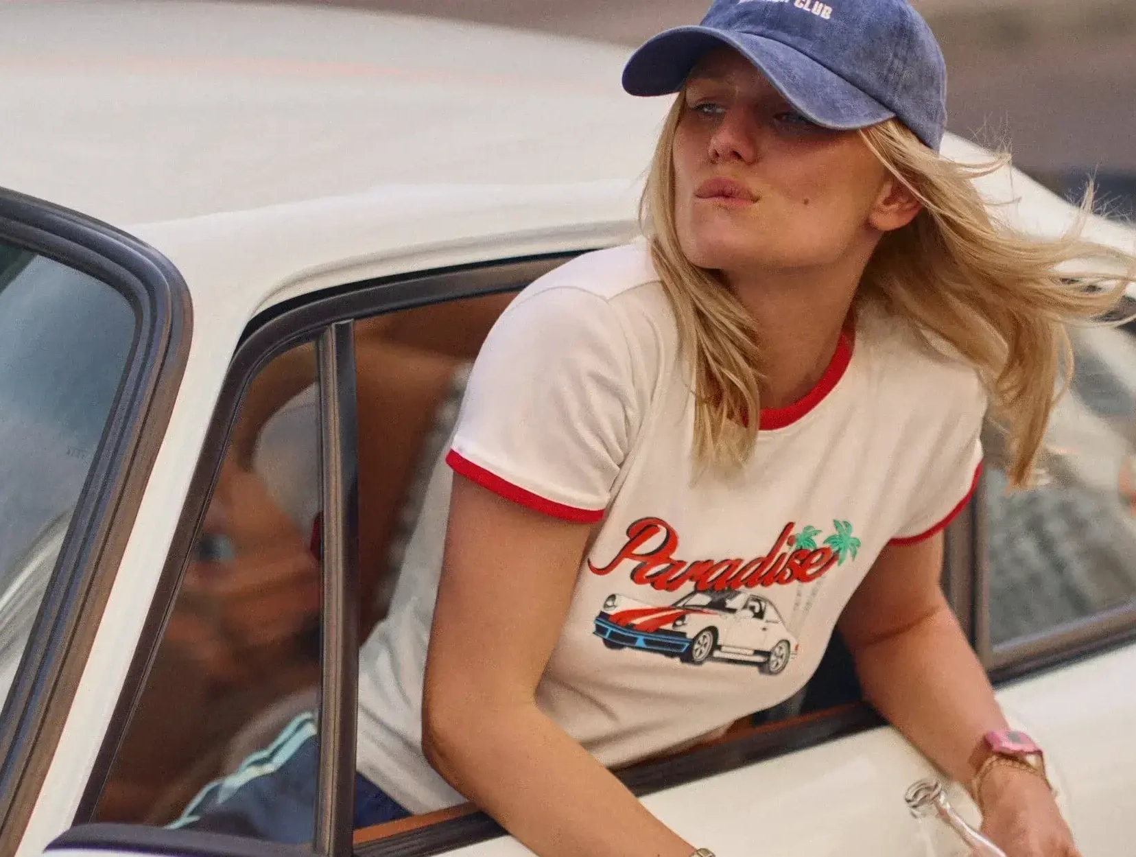 Тренд в фокусе: обтягивающие футболки baby tees