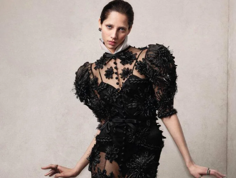 Ясмин Вейналдум в образе YANINA Couture — героиня первой обложки ближневосточного T Magazine