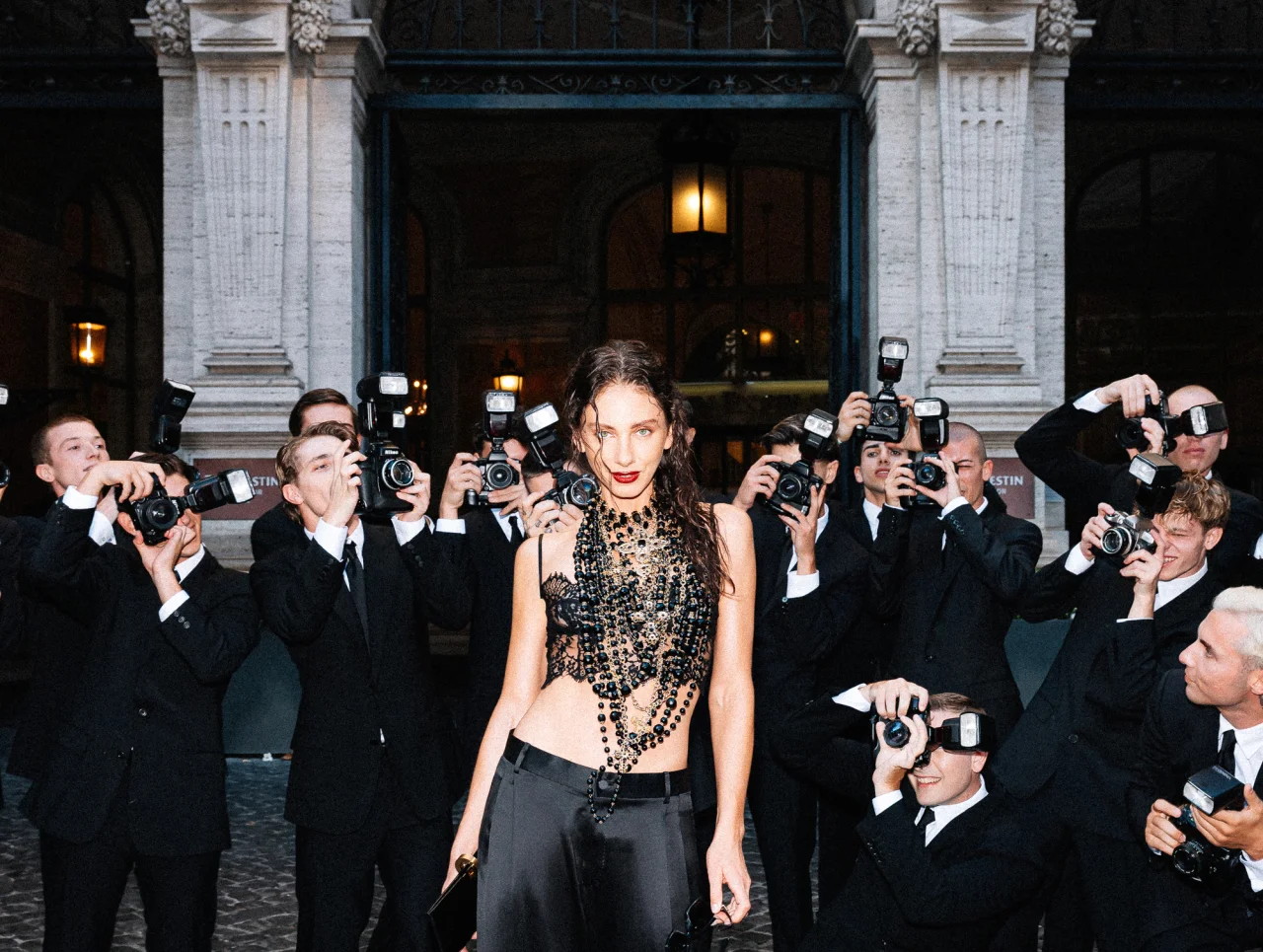 О дивный модный Рим: Dolce & Gabbana Alta Moda глазами Даши Поповой