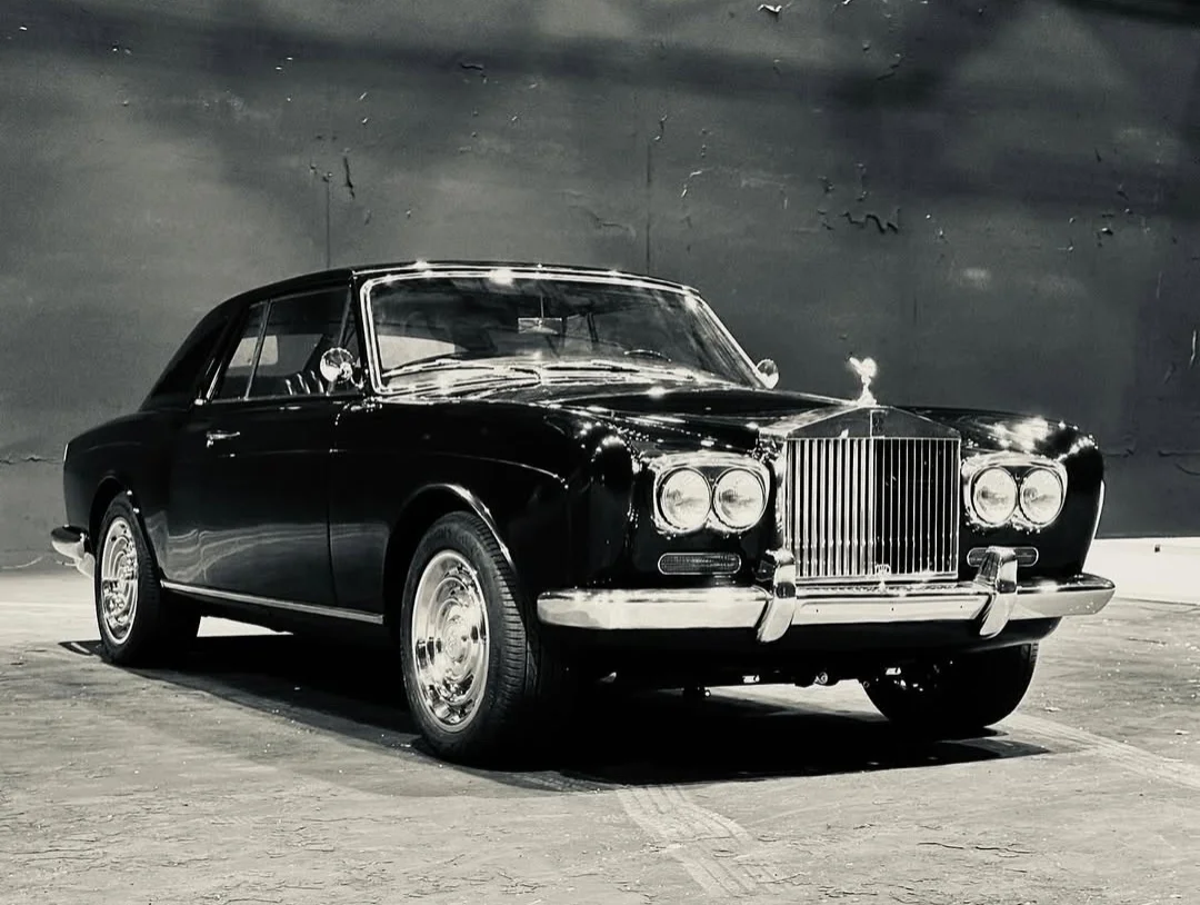 Джонатан Рисс подал в суд на Prada из-за отмененного проекта с Rolls-Royce