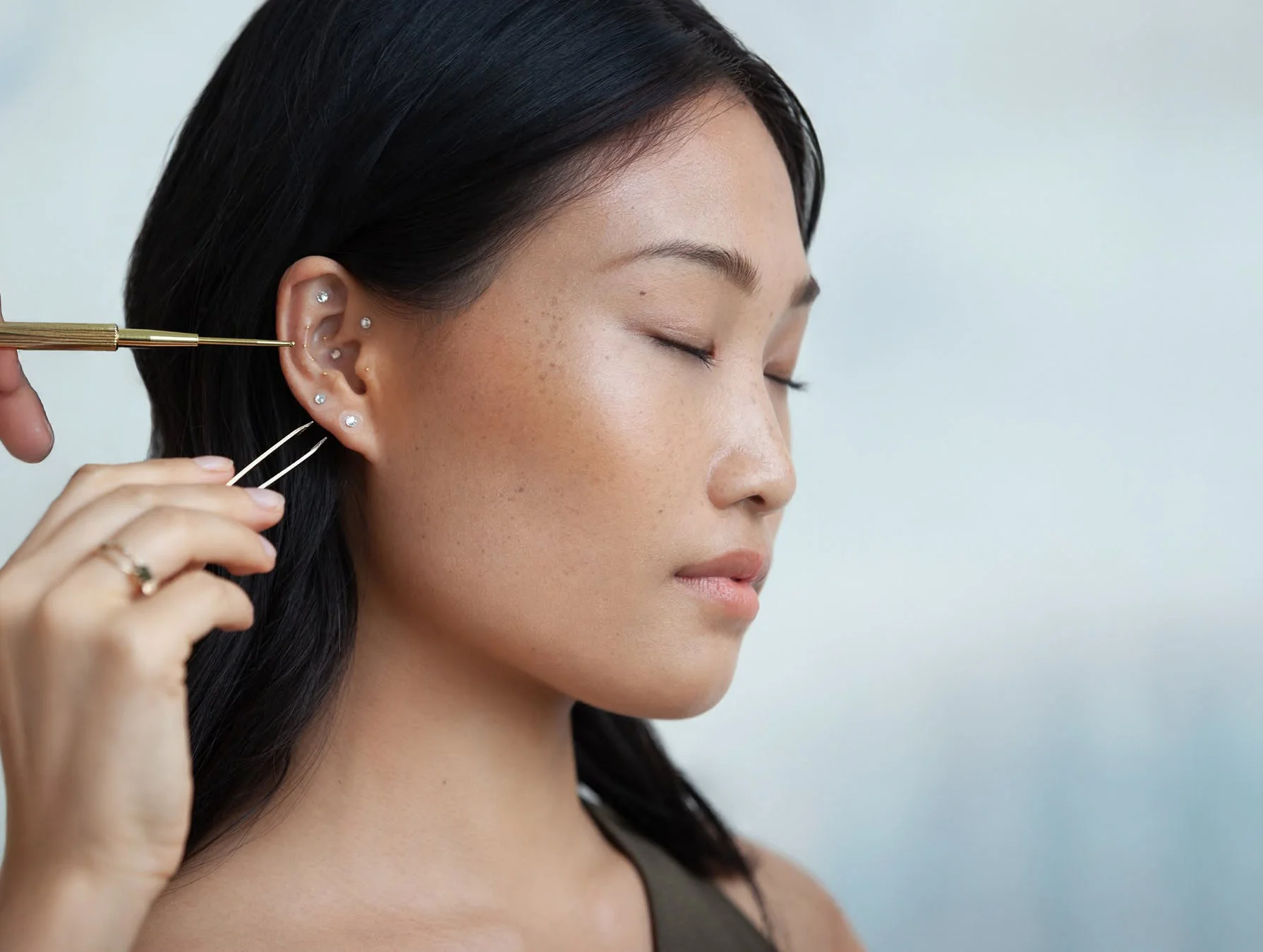 Ear seeding: что это такое и кому стоит попробовать