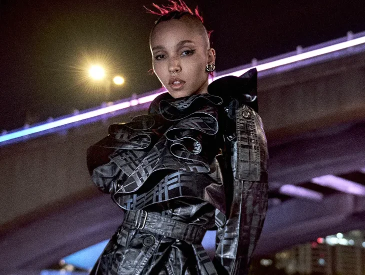 FKA Twigs и Ромео Бекхэм стали главными героями осеннего кампейна Burberry