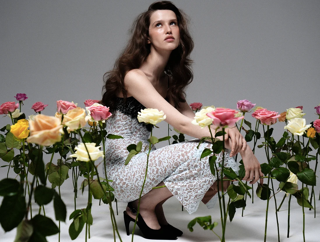 Baby blue, цветочные мотивы и другие тренды сезона в новой коллекции Roses Lace
